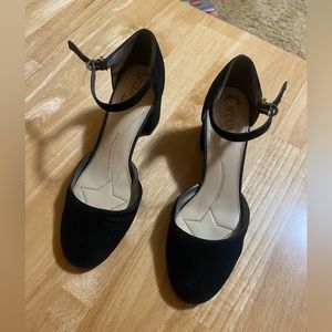 the perfect black heels